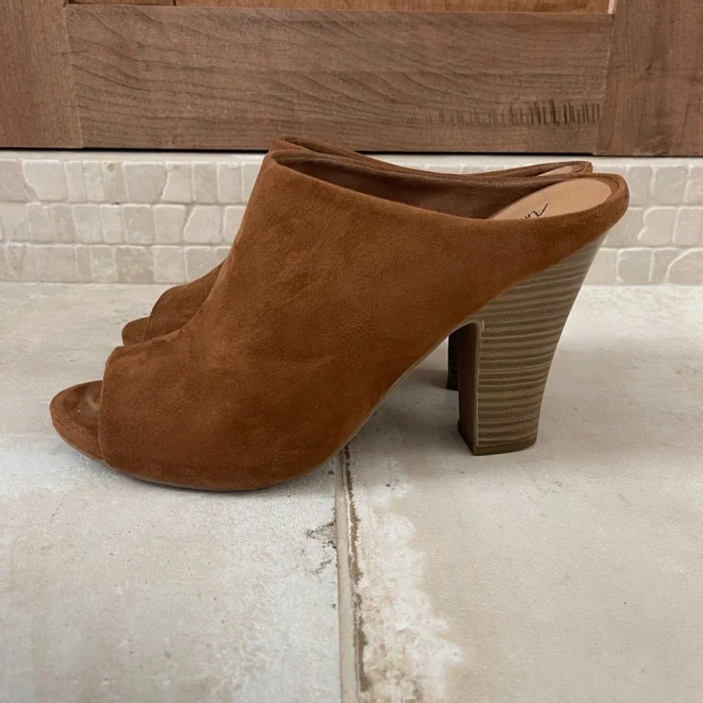 America Eagle Outfitters Open Toe Suede Mules - Picture 5 of 10